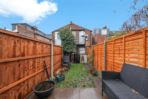 2 bedroom maisonette to rent, Birkbeck Road, North Finchley, London, N12