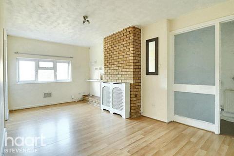 2 bedroom maisonette for sale, Longcroft Road, Stevenage