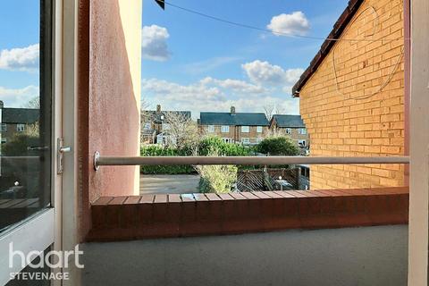 2 bedroom maisonette for sale, Longcroft Road, Stevenage