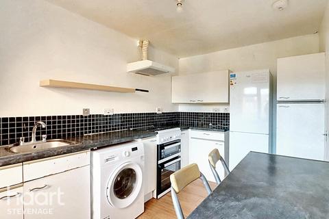 2 bedroom maisonette for sale, Longcroft Road, Stevenage