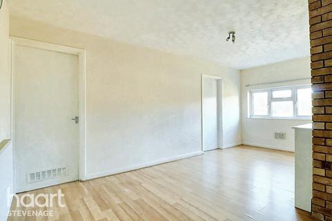 2 bedroom maisonette for sale, Longcroft Road, Stevenage