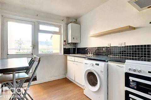 2 bedroom maisonette for sale, Longcroft Road, Stevenage