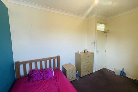 1 bedroom in a house share to rent, Rm 2 225A St Pauls Road, Peterborough, PE1 3EH