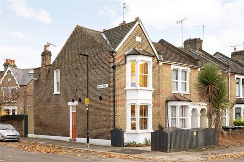 2 bedroom end of terrace house to rent, Braemar Road, London, N15