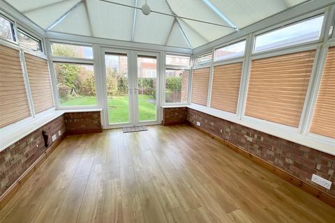 3 bedroom semi-detached bungalow for sale, Eastgate, Scarborough