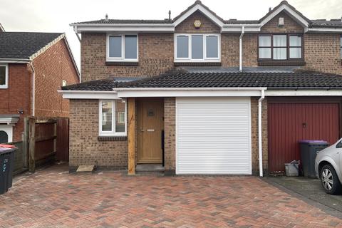 3 bedroom house to rent, Majestic Way, Telford TF4