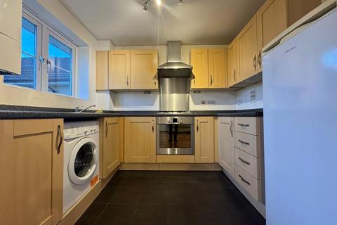 2 bedroom flat for sale, Herent Drive, Ilford