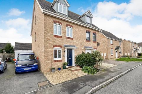 3 bedroom semi-detached house for sale, Magpie Close, Corby NN18