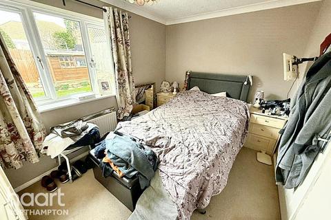 41 Lockwood Close, Northampton, NN2 7SS