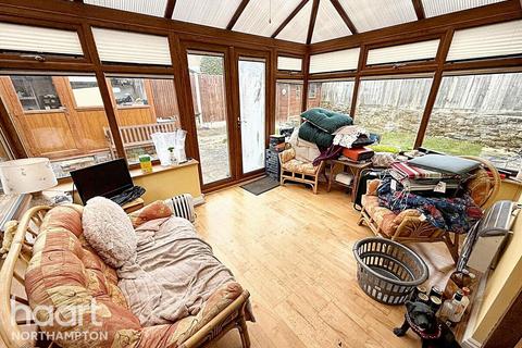 41 Lockwood Close, Northampton, NN2 7SS