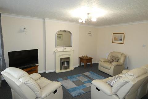 3 bedroom detached bungalow to rent, Fuller Drive, Crewe