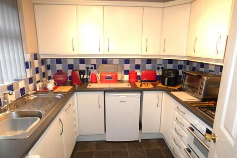 3 bedroom detached bungalow to rent, Fuller Drive, Crewe