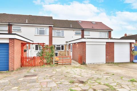 3 bedroom terraced house to rent, Andover Close, Epsom