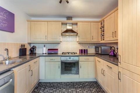 3 bedroom end of terrace house for sale, Deans Court, Pontefract
