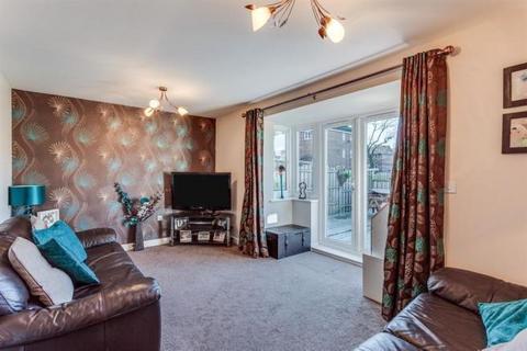 3 bedroom end of terrace house for sale, Deans Court, Pontefract
