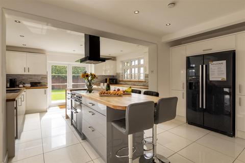 396 Bath Road, Saltford, Bristol, BS31 3DQ
