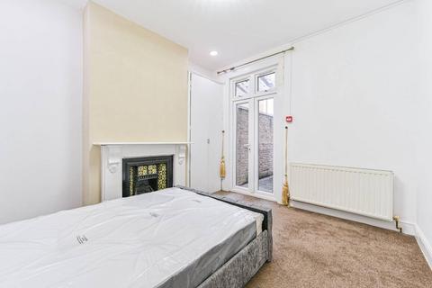 5 bedroom terraced house to rent, Ivydale Road, Nunhead, London, SE15