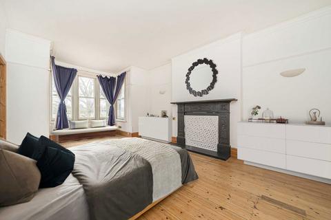 1 bedroom flat for sale, Kew Road, Richmond TW9