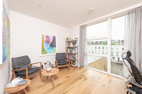 2 bedroom flat to rent, Waterfront Apartments, Amberley Road, London, W9