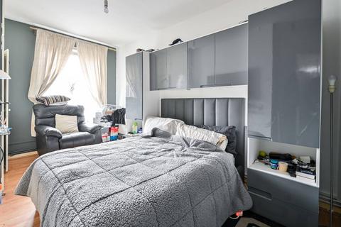 1 bedroom flat for sale, Staple Street, Borough, London, SE1