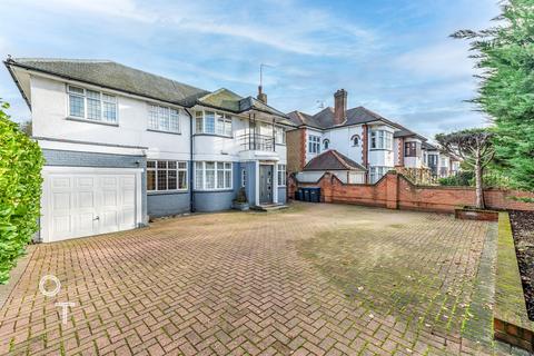 4 bedroom detached house for sale, Chase Road, Southgate, N14