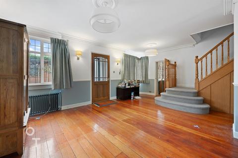 undefined, Chase Road, Southgate, N14