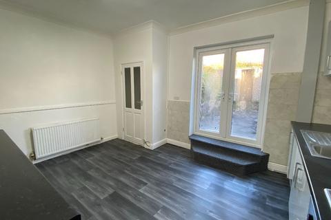 2 bedroom terraced house to rent, Whalley Road, Clayton le Moors, Accrington