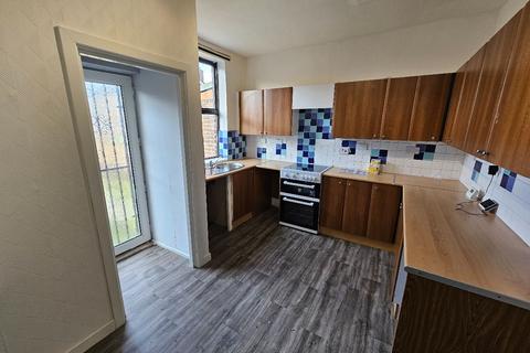 3 bedroom terraced house to rent, Knoll Street, Rochdale