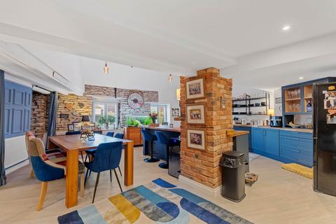 Ropsley Fox House, 23 Grantham Road, Ropsley, Grantham, NG33 4BX