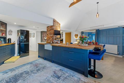 Ropsley Fox House, 23 Grantham Road, Ropsley, Grantham, NG33 4BX
