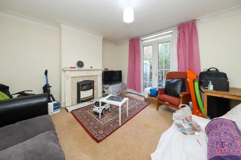11 Valley Close, Pinner, HA5 3UR