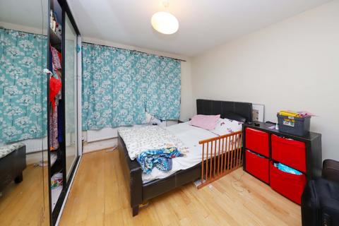 11 Valley Close, Pinner, HA5 3UR