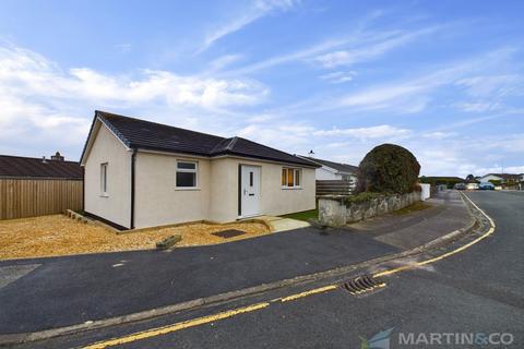 3 bedroom detached bungalow to rent, Truro