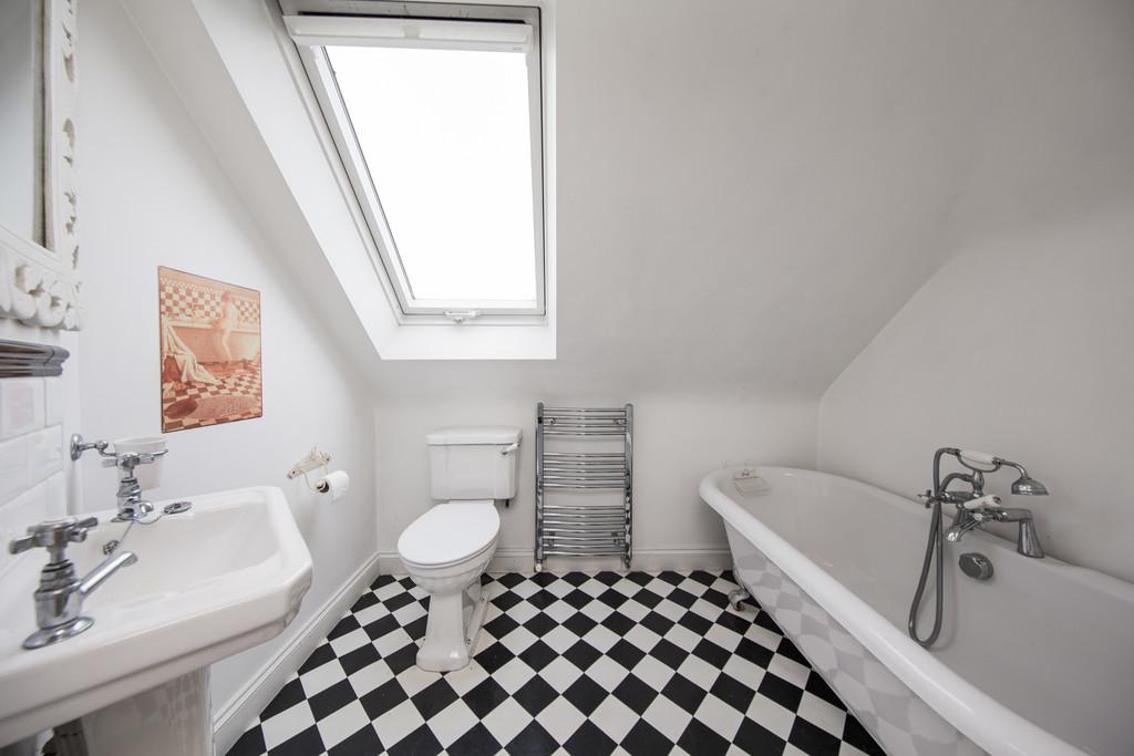 En suite bath