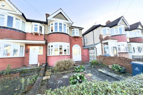 3 bedroom semi-detached house to rent, Yeading Avenue, Harrow HA2