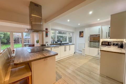 15 Coventry Close, Hullbridge, Hockley, SS5 6BB