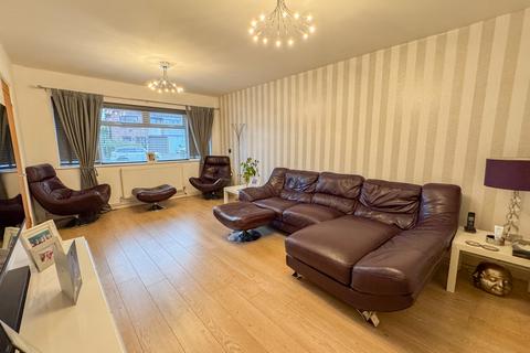15 Coventry Close, Hullbridge, Hockley, SS5 6BB
