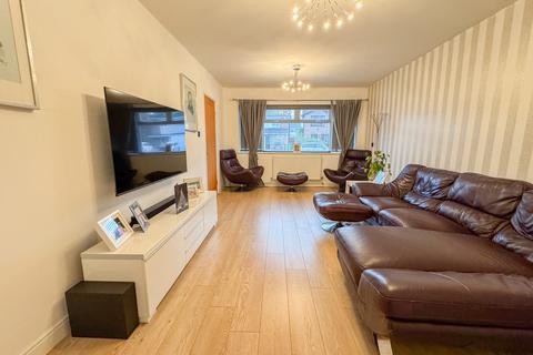 15 Coventry Close, Hullbridge, Hockley, SS5 6BB