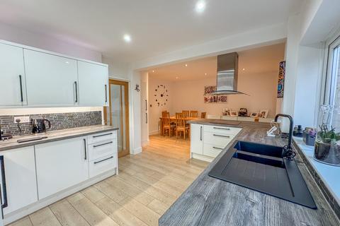 15 Coventry Close, Hullbridge, Hockley, SS5 6BB