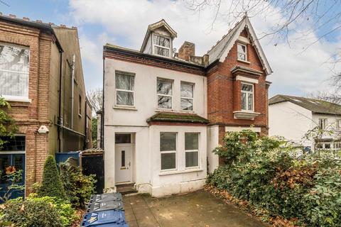 2 bedroom flat to rent, Heathfield Road, London W3