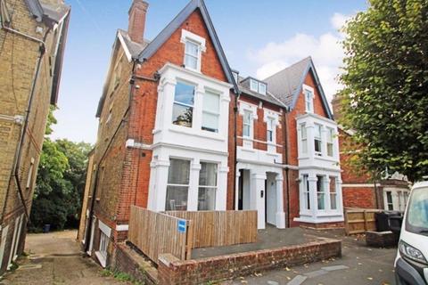 1 bedroom apartment to rent, Priory Avenue, High Wycombe, HP13