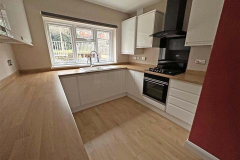 3 bedroom semi-detached house to rent, Bannerman Road, Nottingham NG6