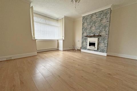 3 bedroom semi-detached house to rent, Bannerman Road, Nottingham NG6