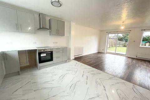 3 bedroom detached house to rent, The Cloisters, Littlehampton, West Sussex