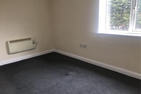 2 bedroom end of terrace house to rent, First Avenue Close, Goole