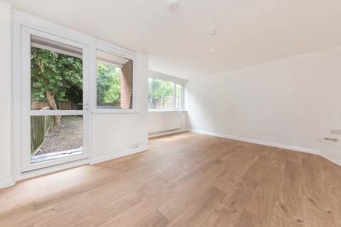 3 bedroom maisonette for sale, West Green Road, London N15