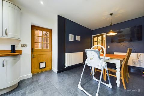 56 Pennycroft Road, Uttoxeter, ST14 7EP