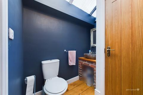 56 Pennycroft Road, Uttoxeter, ST14 7EP