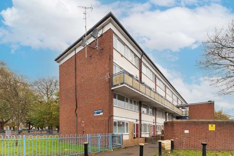 3 bedroom maisonette for sale, West Green Road, London N15