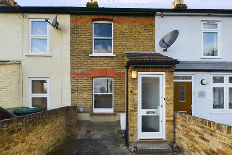 2 bedroom terraced house to rent, Alexandra Road, Ashford Common